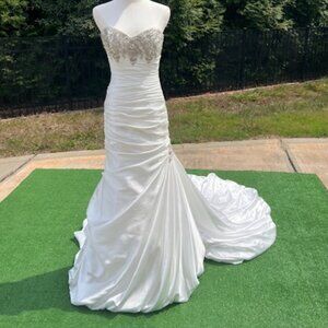NWT Maggie Sottero Bridal Gown Strapless Diamond White Satin Size 8
